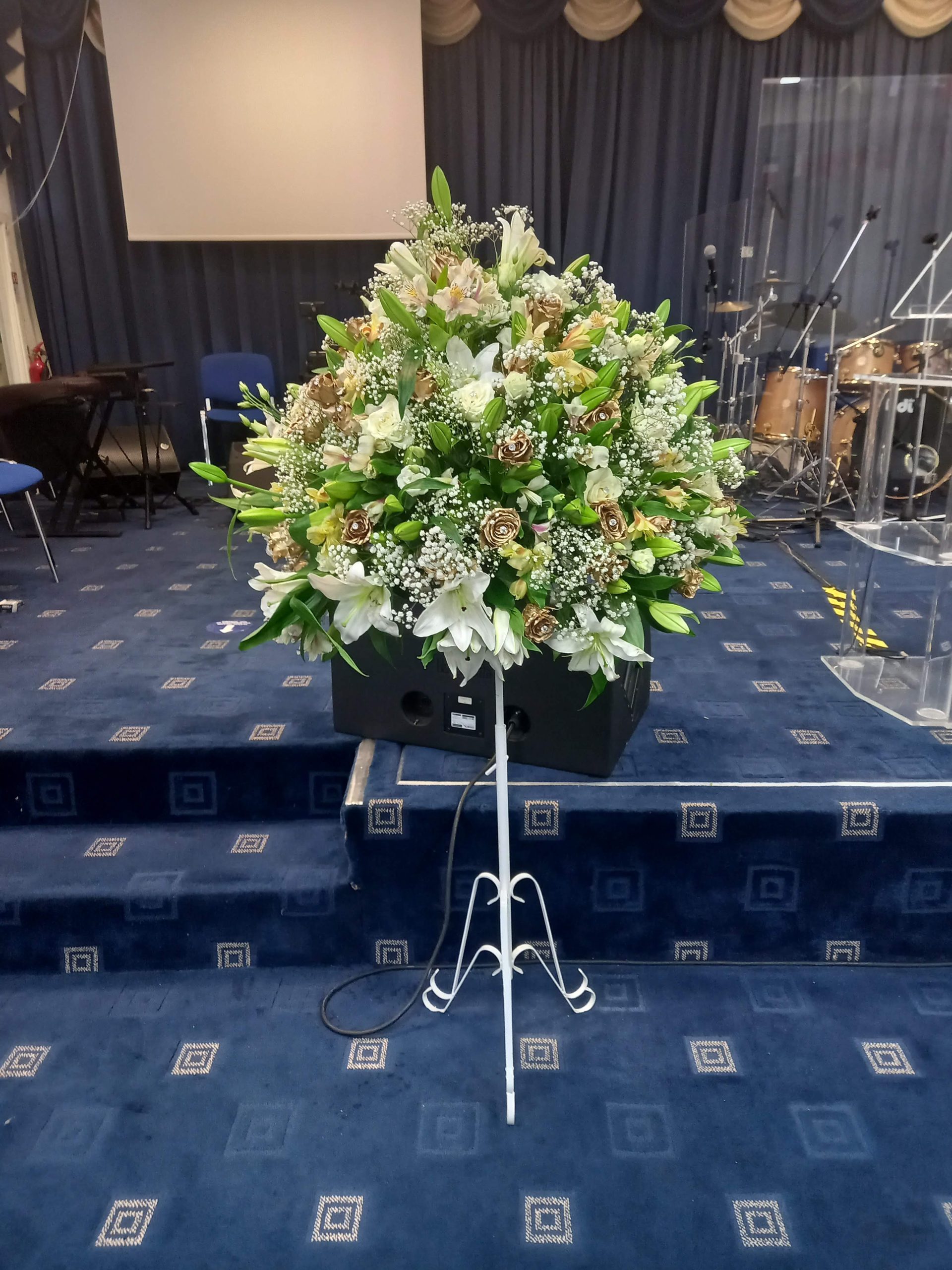 Pedestal Floral Arrangements Stand Hire
